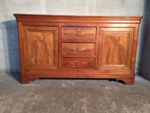 Antikes und elegantes Kirschholz-Buffet Karl X.